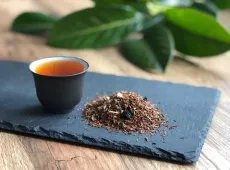 Rooibos s myrtovníkem cytrónovým a černým rybízem - kvalitní sypaný rooibos bez kofeinu